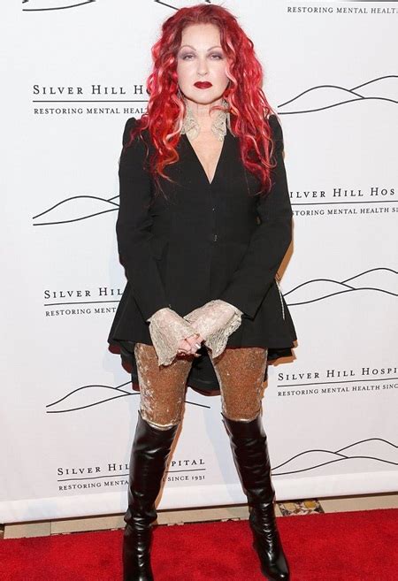 Cyndi Lauper Measurements Bra Size Height Weight Age Facts。